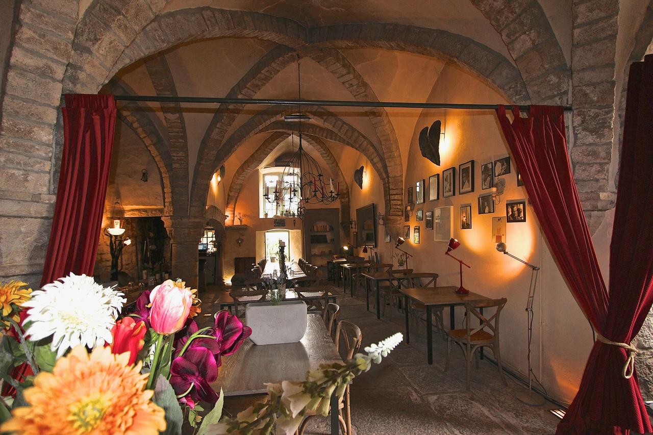 Gothique Cafe Ξενοδοχείο Baume-les-Messieurs Εξωτερικό φωτογραφία