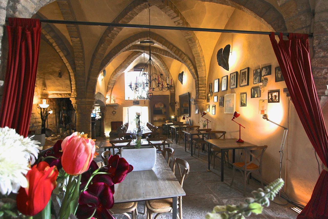 Gothique Cafe Ξενοδοχείο Baume-les-Messieurs Εξωτερικό φωτογραφία